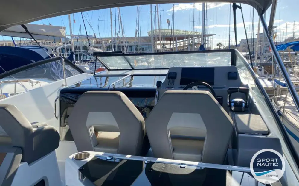 slider 4 Beneteau Flyer 10