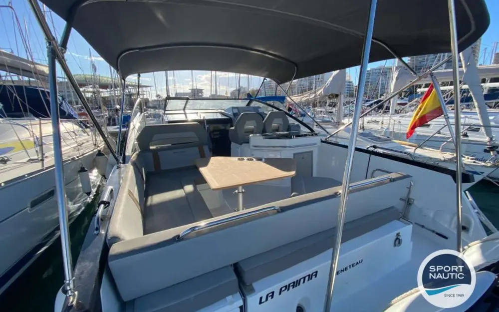 slider 7 Beneteau Flyer 10
