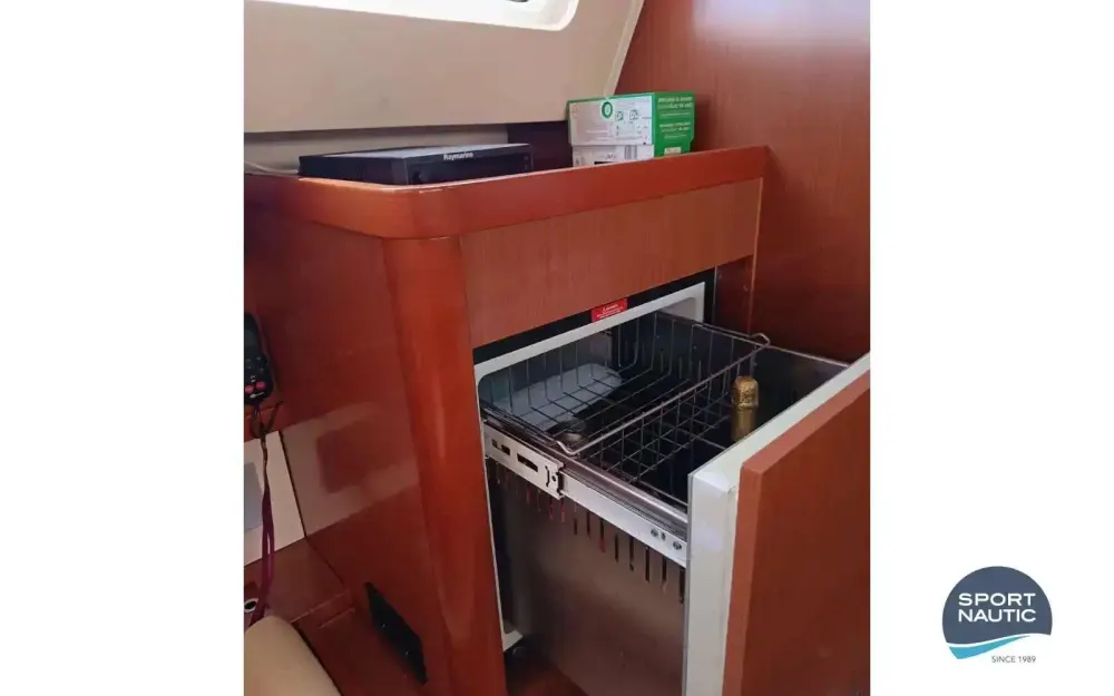slider 3 Beneteau Oceanis 58