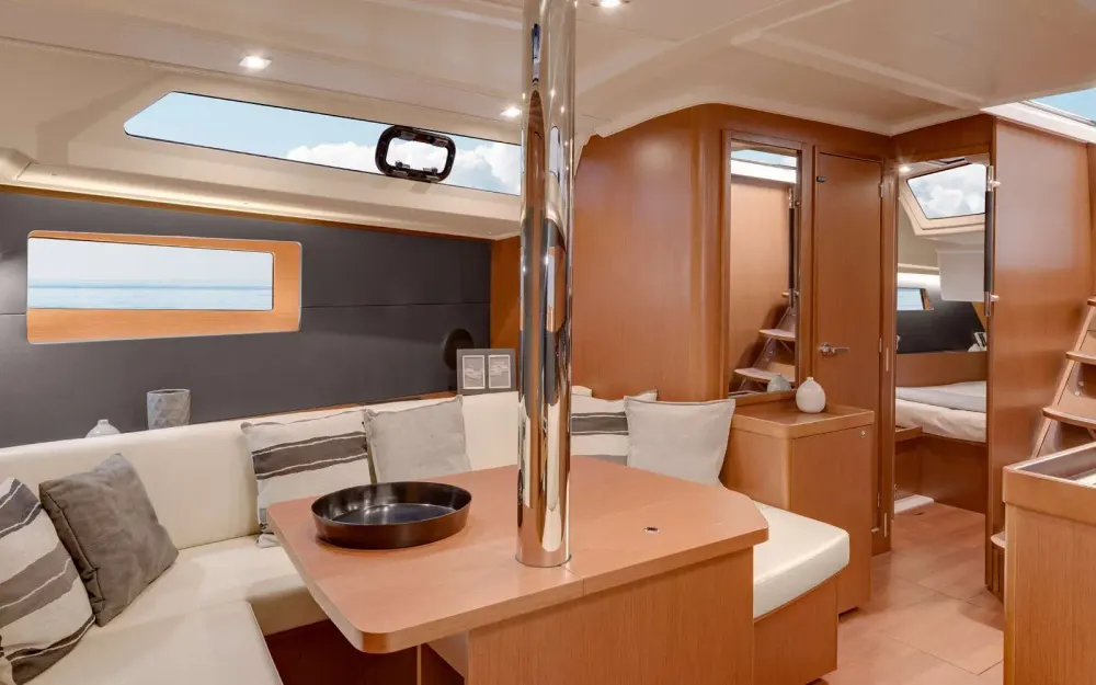 slider 1 Beneteau Oceanis 41.1