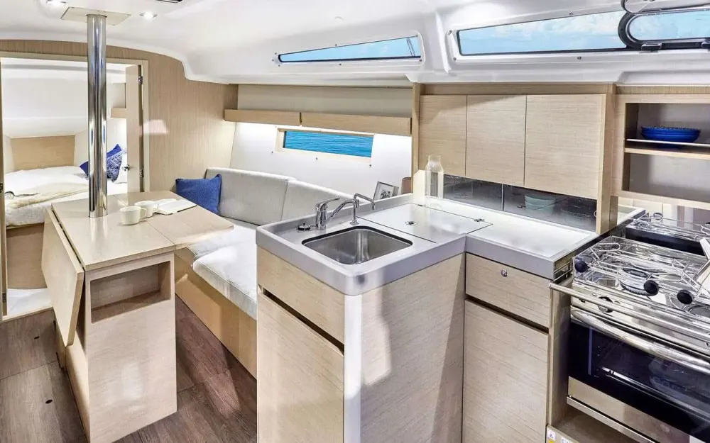 slider 5 Beneteau Oceanis 34.1