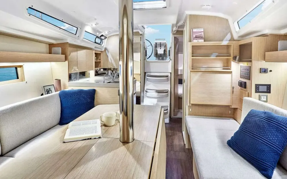 slider 6 Beneteau Oceanis 34.1