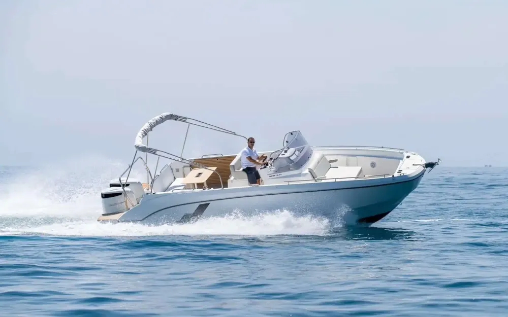 slider 10 Beneteau Flyer 9 Spacedeck