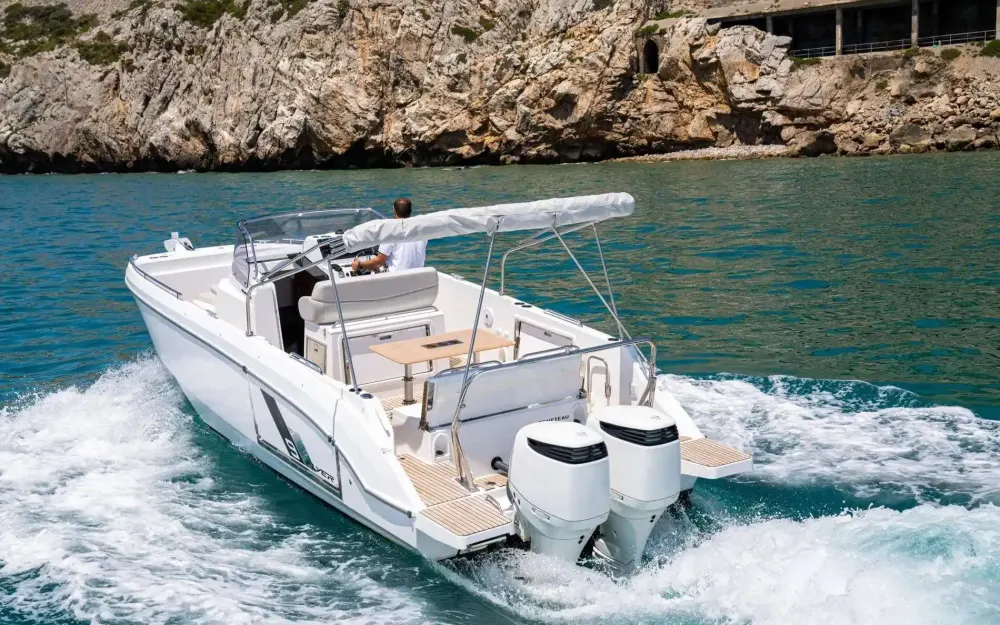 slider 8 Beneteau Flyer 9 Spacedeck