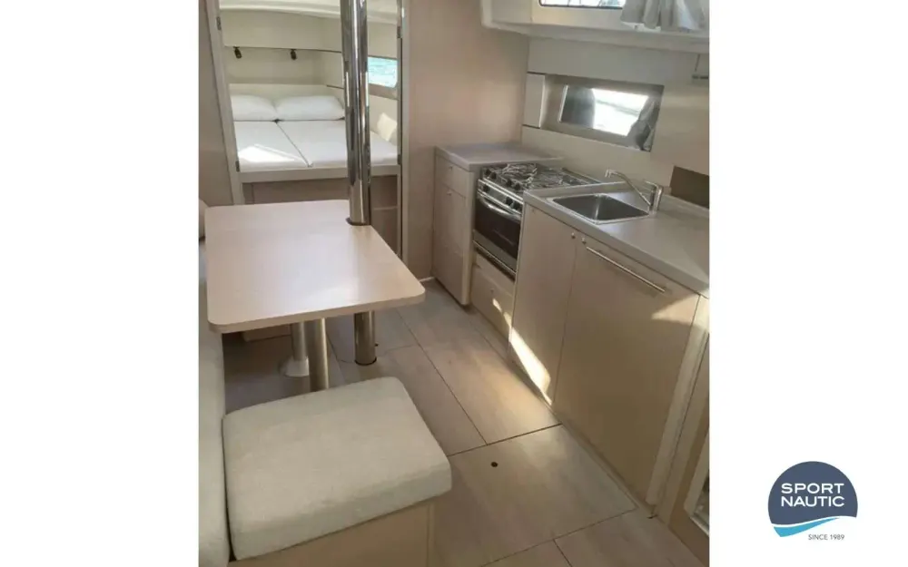 slider 4 Beneteau Oceanis 38.1