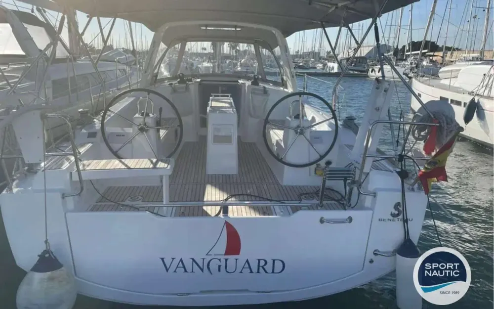 slider 5 Beneteau Oceanis 38.1