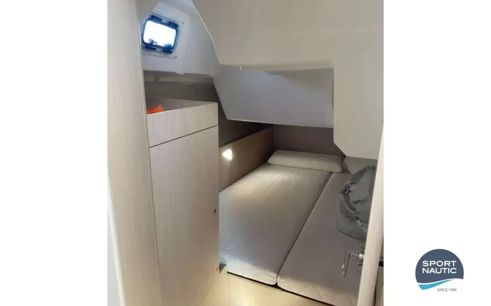 slider 7 Beneteau Oceanis 38.1
