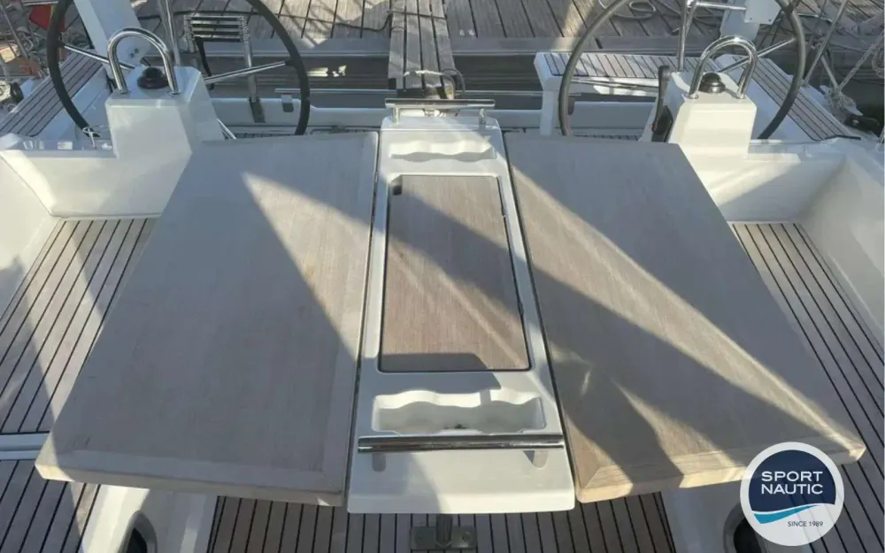 slider 8 Beneteau Oceanis 38.1