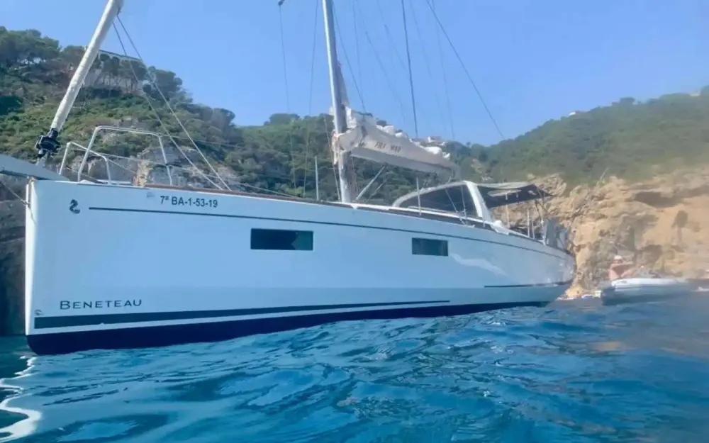 slider 1 Beneteau Oceanis 38.1