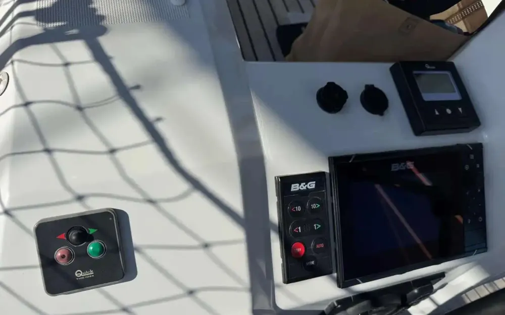 slider 2 Beneteau Oceanis 38.1