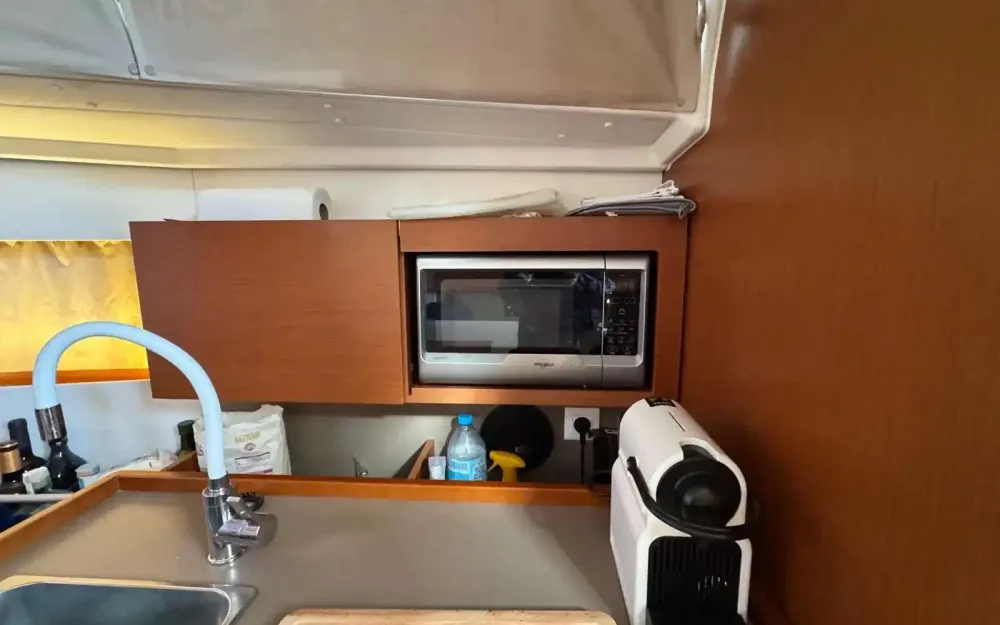 slider 4 Beneteau Oceanis 38.1