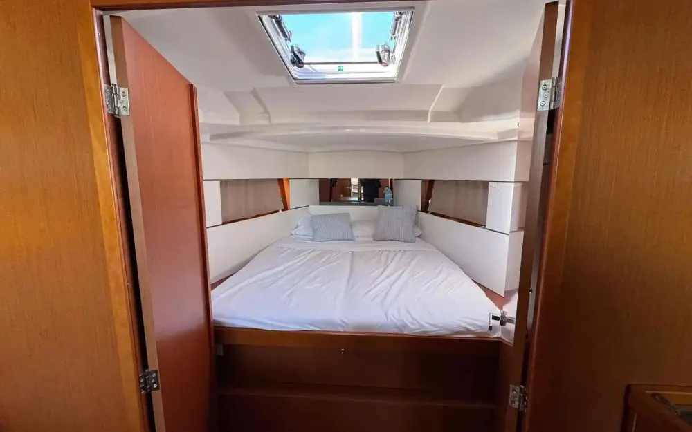 slider 5 Beneteau Oceanis 38.1