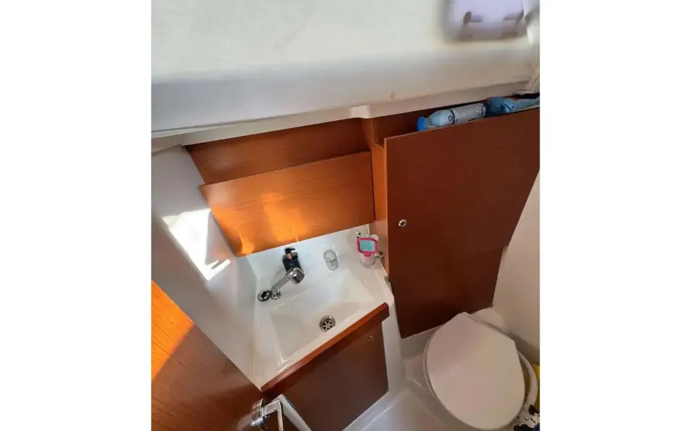 slider 7 Beneteau Oceanis 38.1