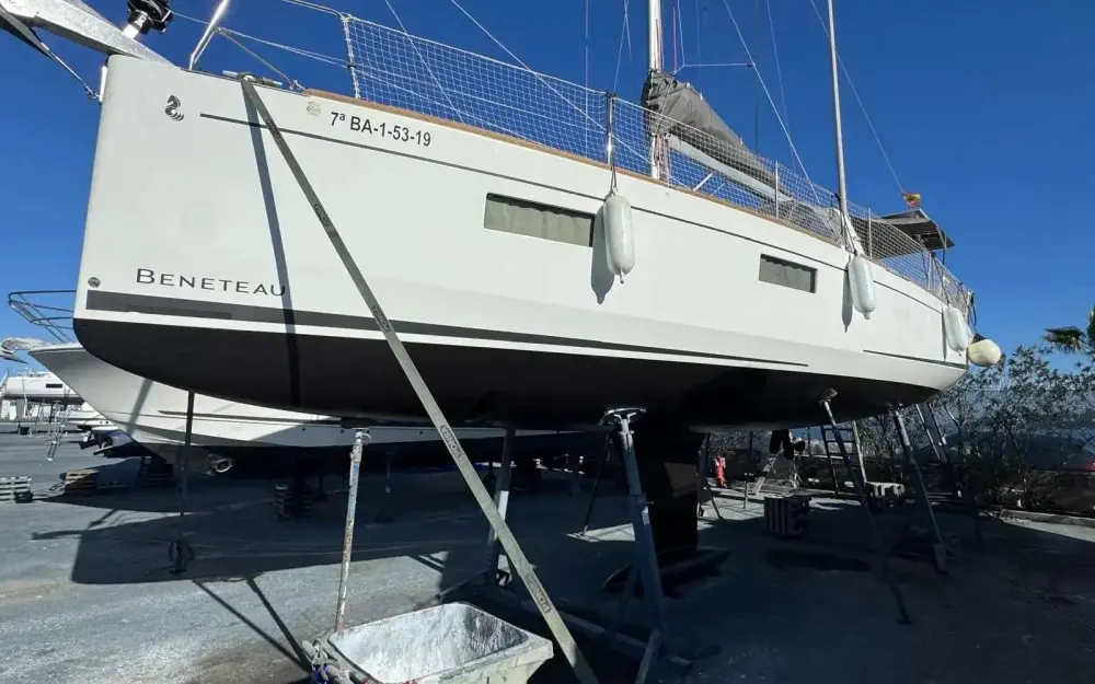 slider 8 Beneteau Oceanis 38.1