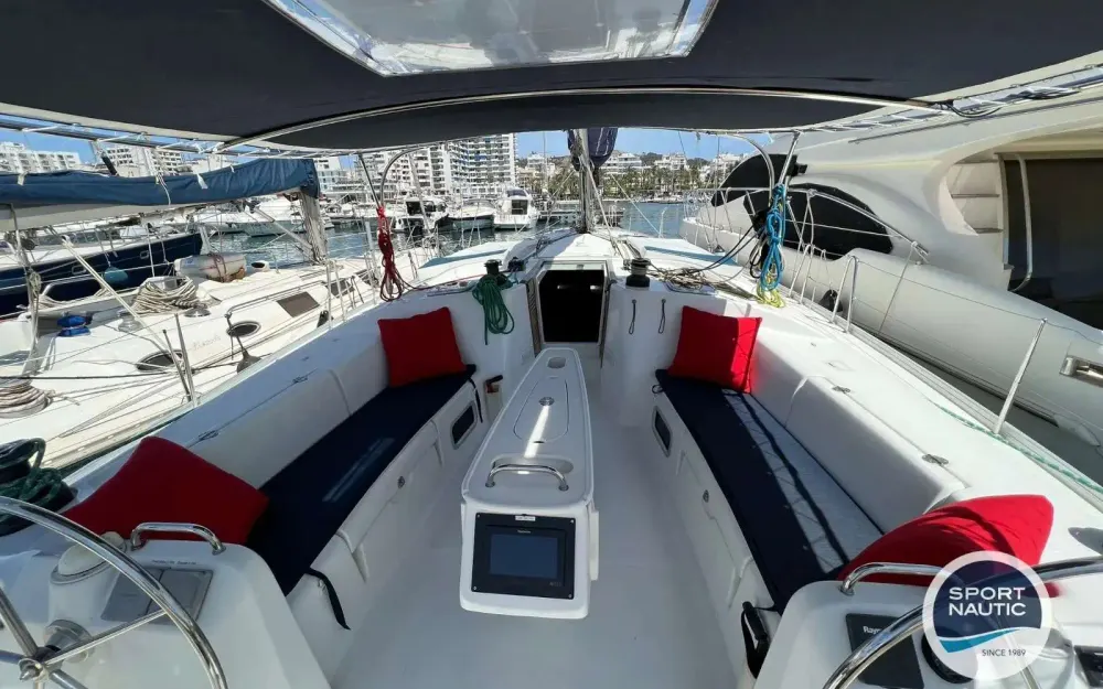slider 4 Beneteau Cyclades 50.5