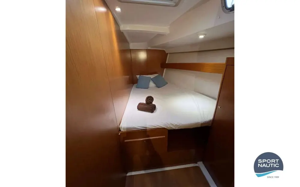 slider 8 Beneteau Cyclades 50.5