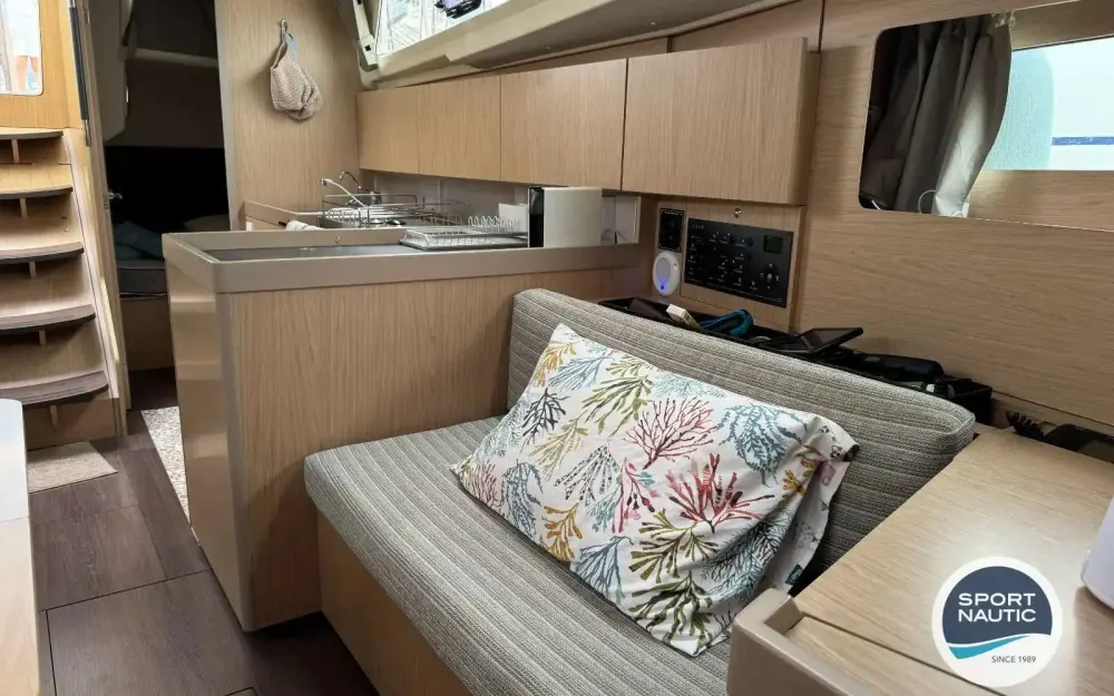slider 1 Beneteau Oceanis 41.1