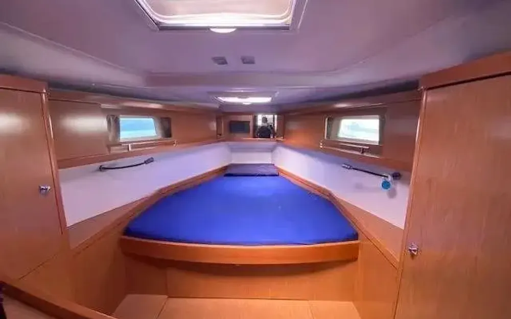 slider 12 Beneteau Sense 43