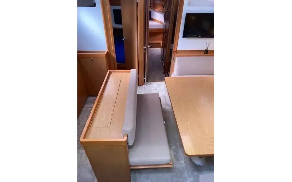 slider 16 Beneteau Sense 43