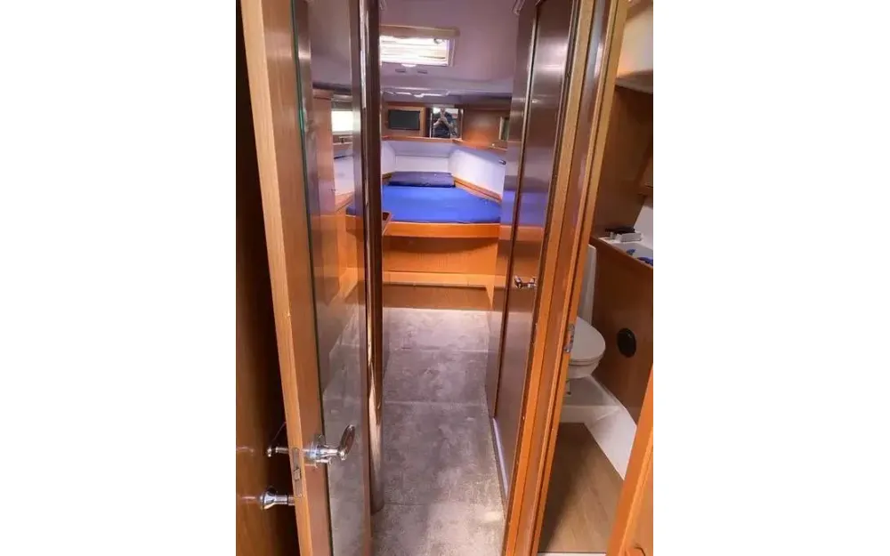 slider 17 Beneteau Sense 43