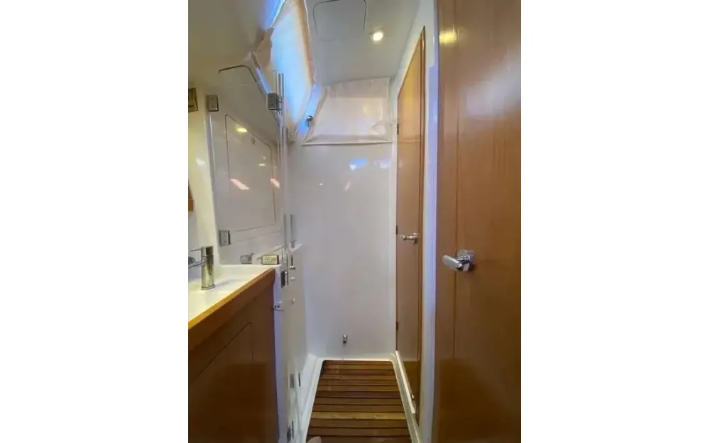 slider 4 Beneteau Sense 43