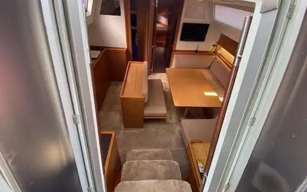 slider 6 Beneteau Sense 43