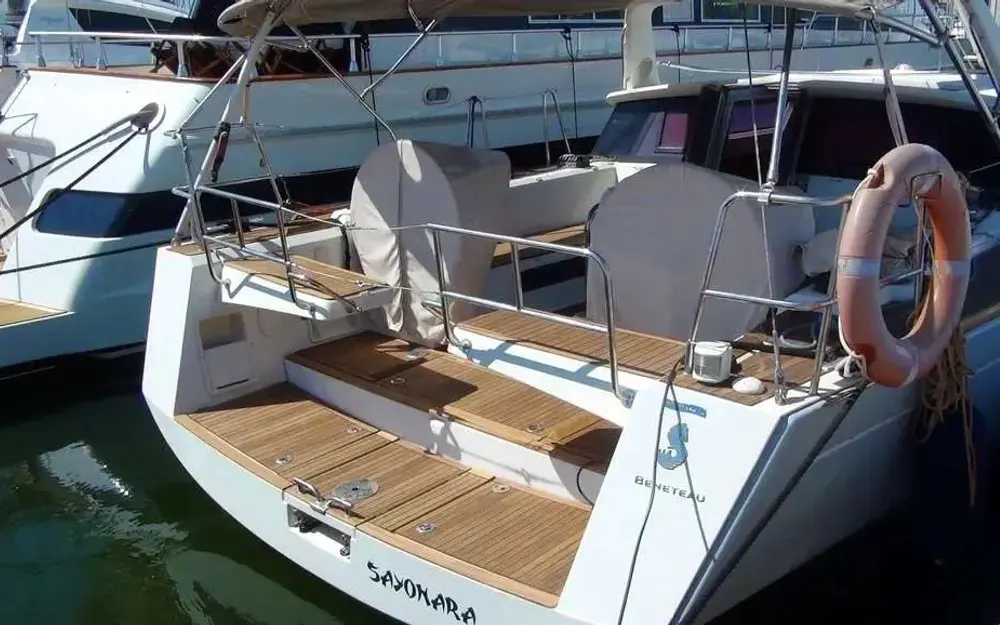 slider 8 Beneteau Sense 43