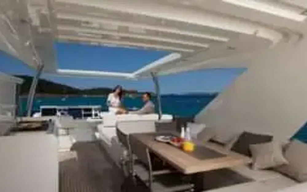 slider 6 Jeanneau Prestige 750