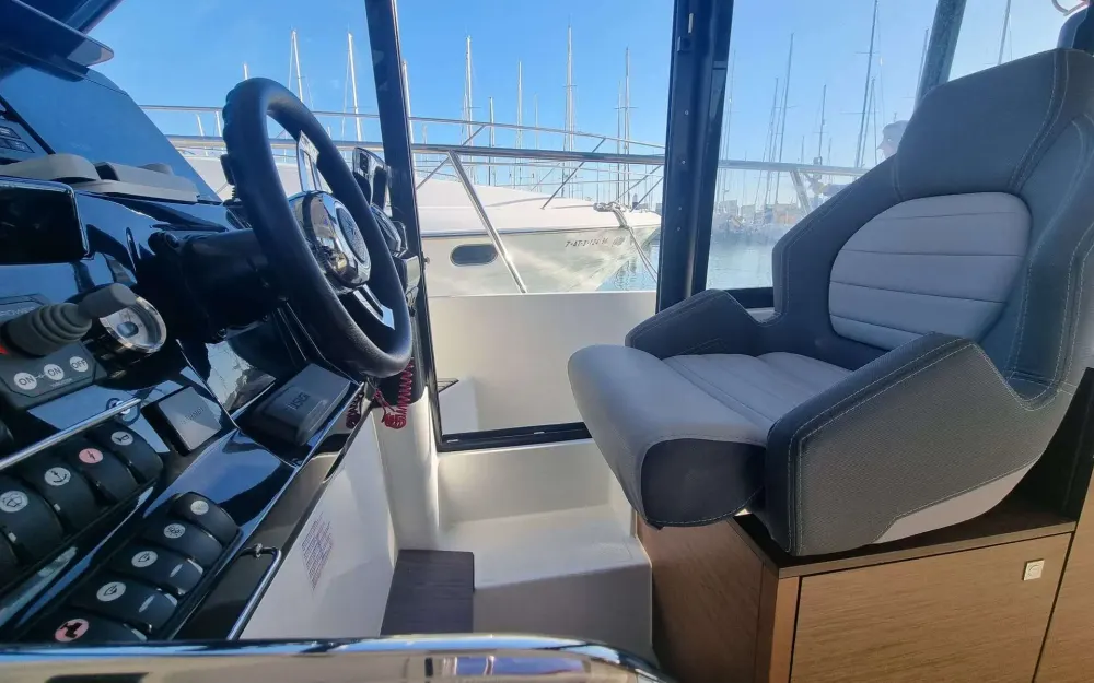 slider 2 Jeanneau Merry Fisher 1095