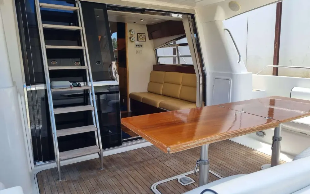 slider 10 Sunseeker Predator 52