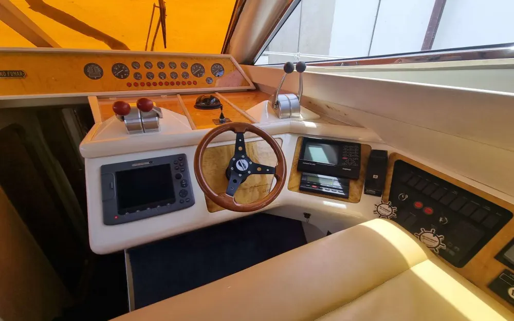 slider 2 Sunseeker Predator 52