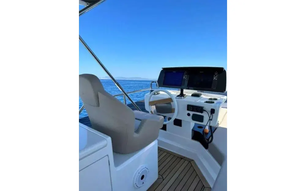 slider 9 Ferretti  500