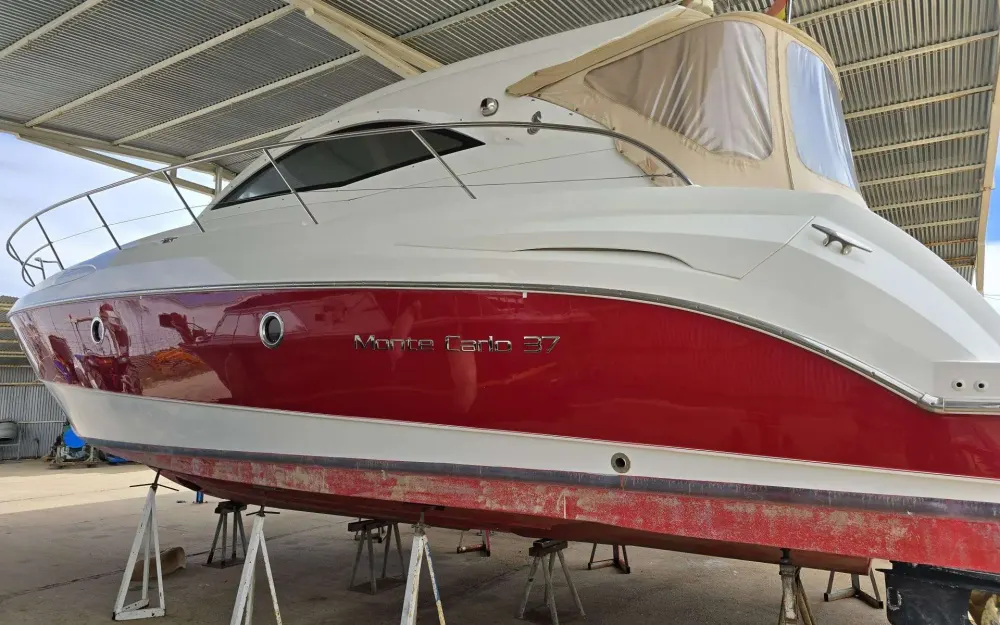 slider 0 Beneteau Monte Carlo 37 HT