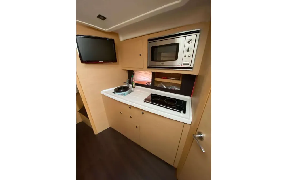 slider 13 Beneteau Monte Carlo 37 HT