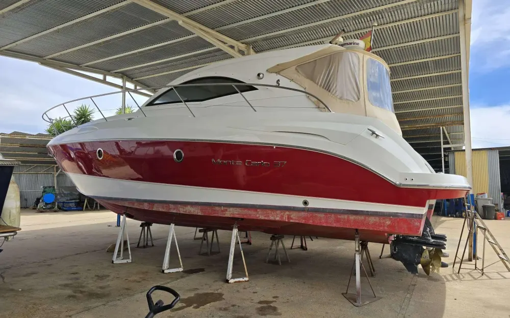 slider 14 Beneteau Monte Carlo 37 HT