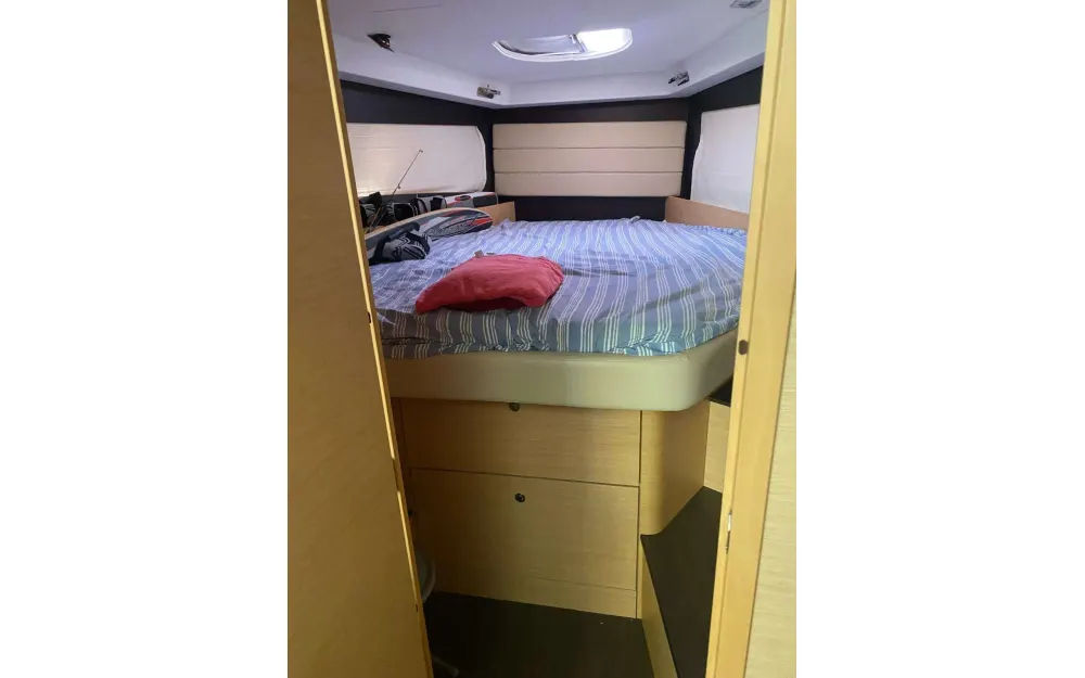 slider 18 Beneteau Monte Carlo 37 HT