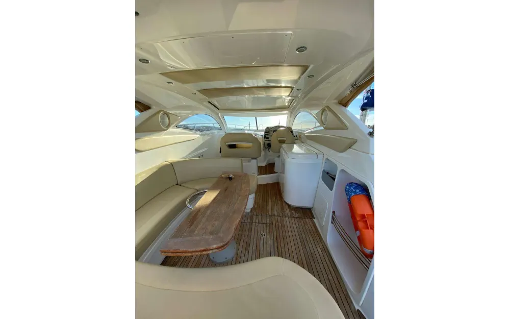 slider 1 Beneteau Monte Carlo 37 HT