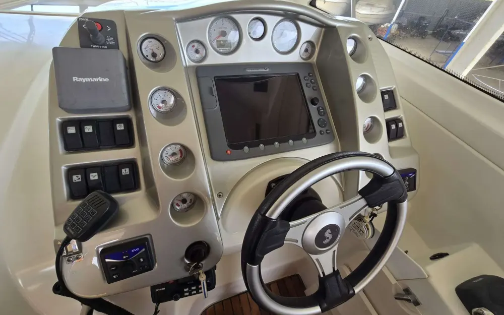slider 2 Beneteau Monte Carlo 37 HT
