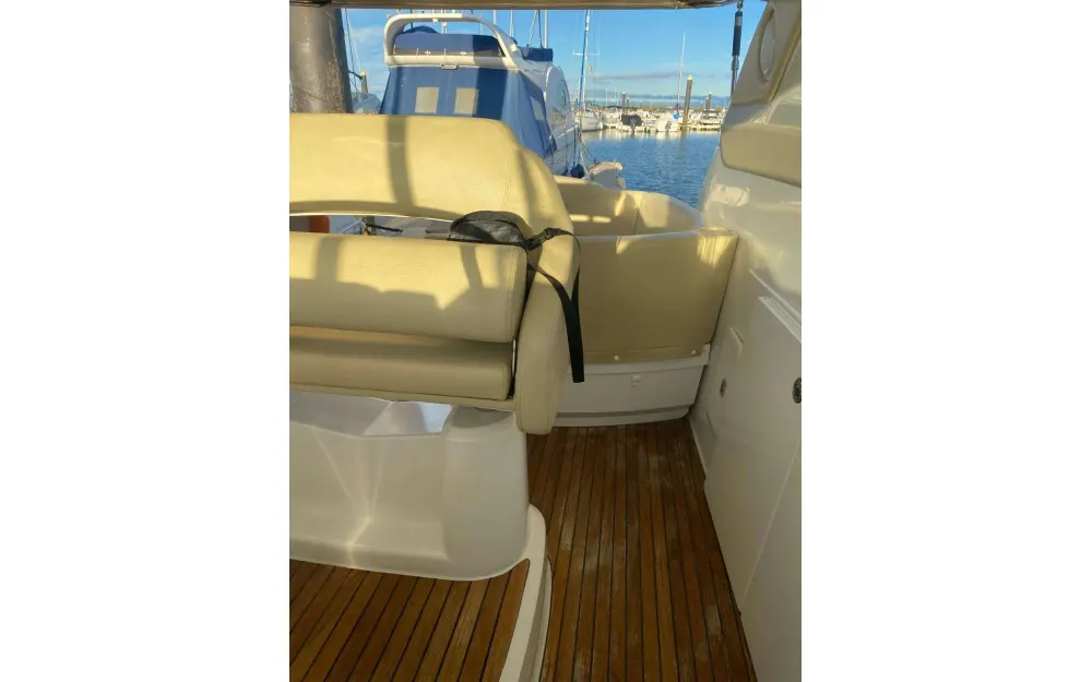 slider 5 Beneteau Monte Carlo 37 HT