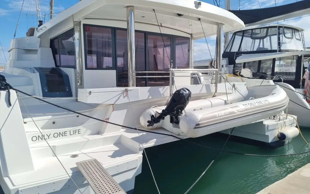 slider 0 Bali Catamarans Bali 5.4