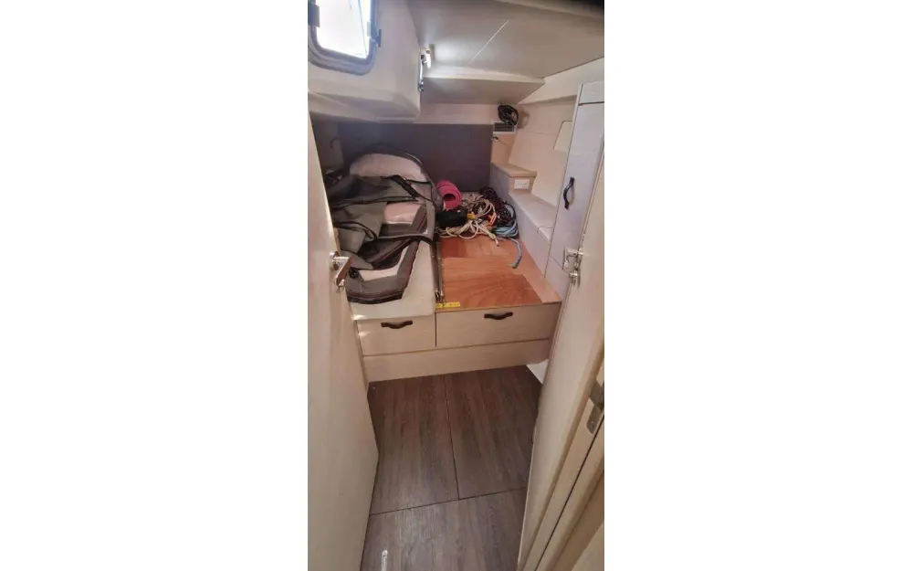 slider 6 Jeanneau  51