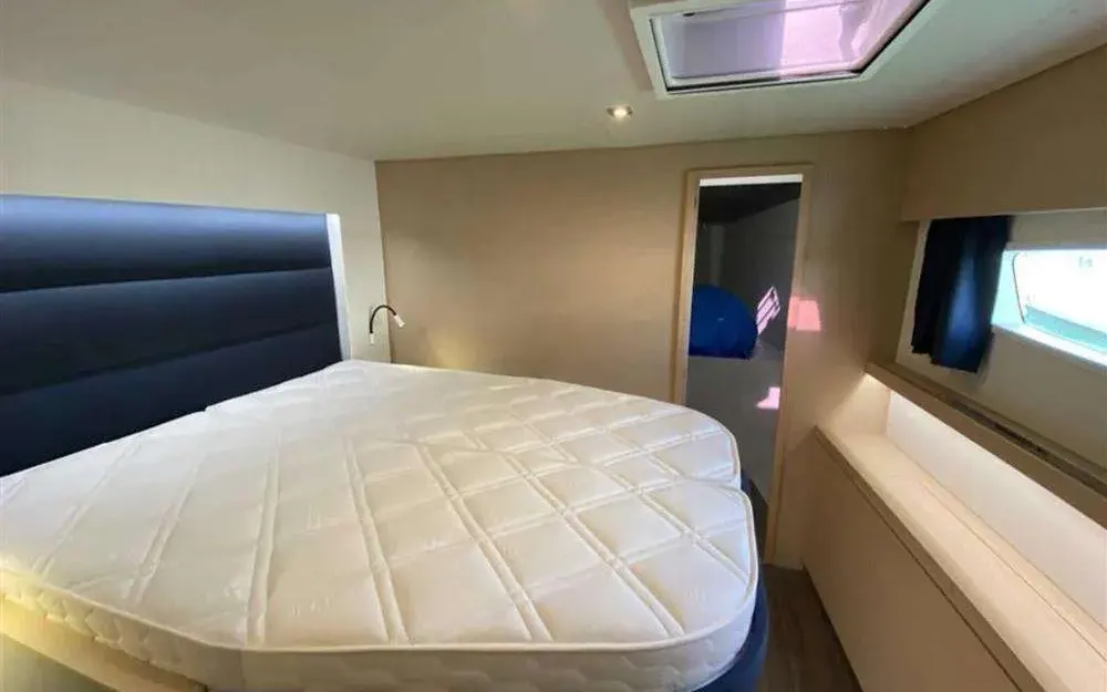 slider 9 Fountaine Pajot Saona 47
