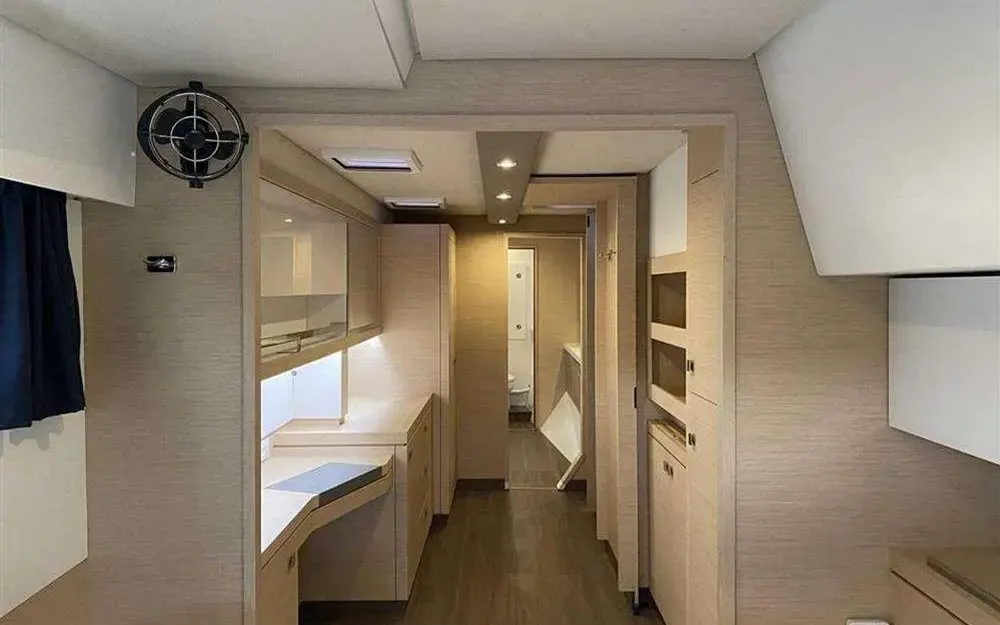 slider 14 Fountaine Pajot Saona 47