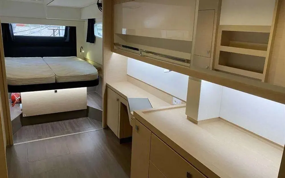 slider 1 Fountaine Pajot Saona 47