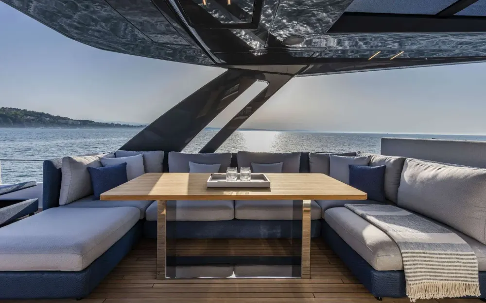 slider 13 Ferretti  780