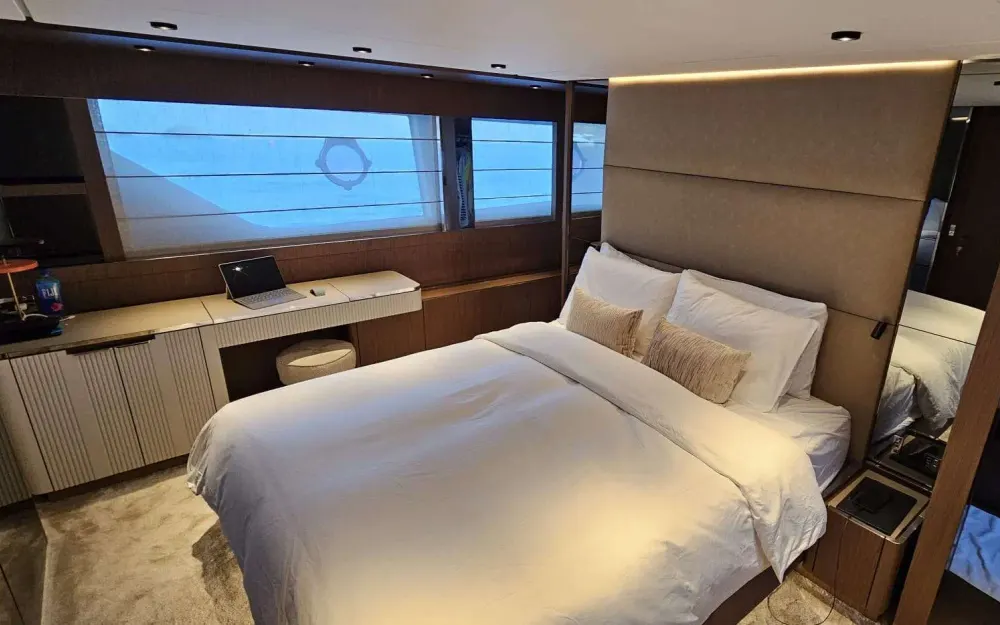 slider 2 Ferretti  780