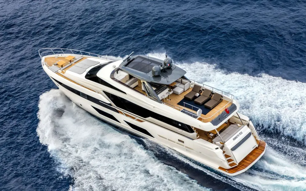 slider 15 Ferretti  920