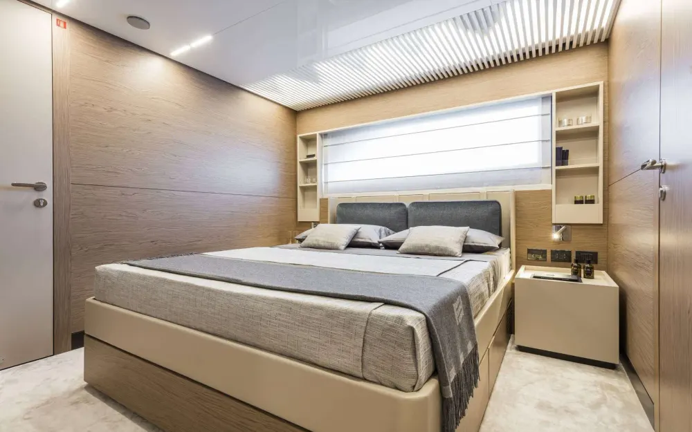 slider 12 Ferretti  920