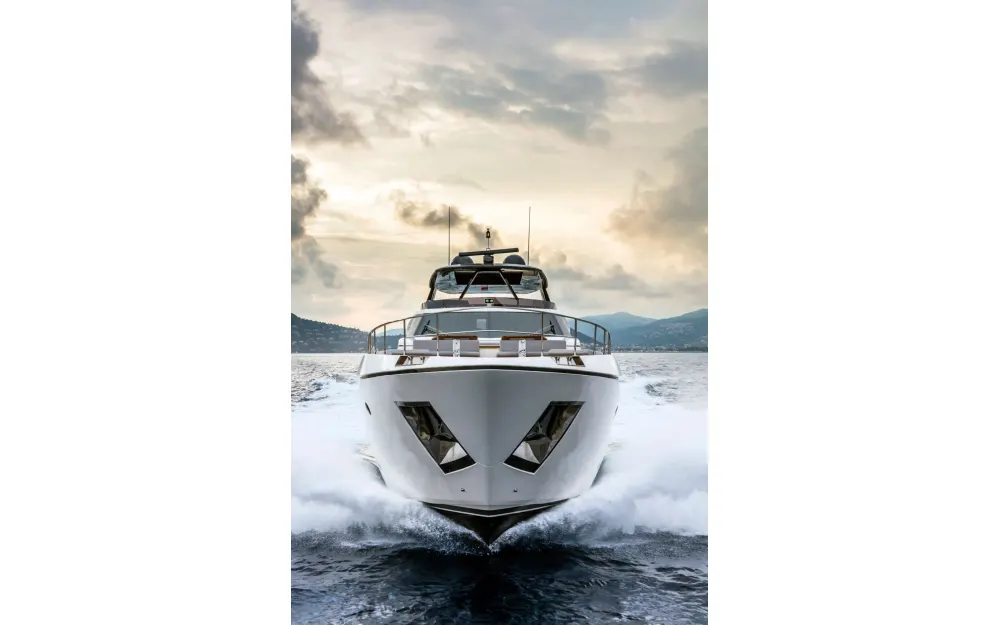 slider 15 Ferretti  920