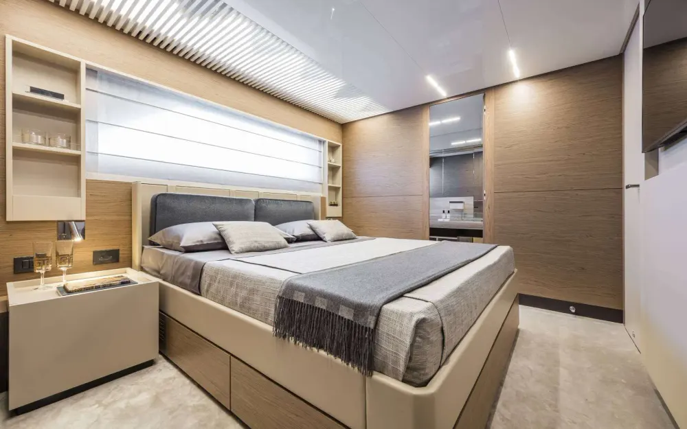 slider 2 Ferretti  920